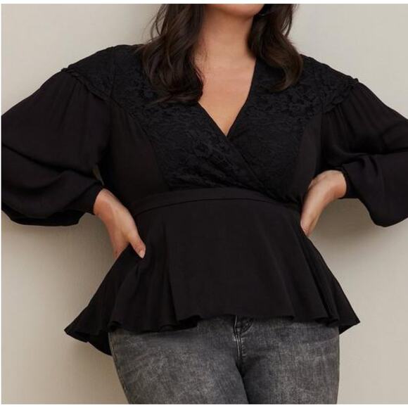 torrid Tops - Torrid Sz 1 14/16 Faux Wrap Crinkle Gauze Lace Inset Surplice Top in Black